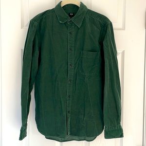 Uniqlo men’s green corduroy style shirt XS
